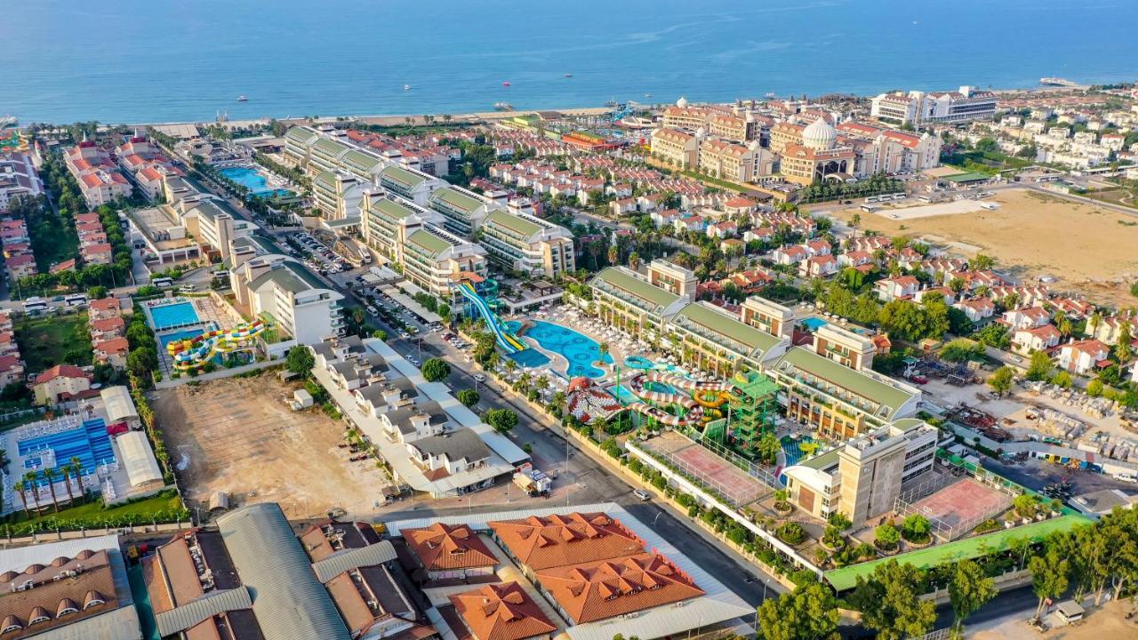Crystal Waterworld & Курортний комплекс