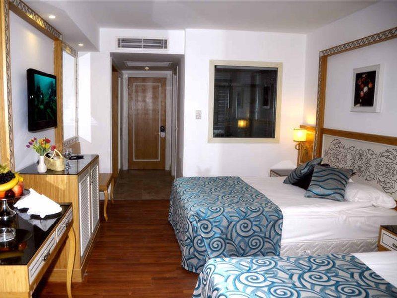 Resort Crystal Waterworld & 5*